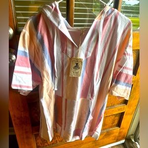 Easel short sleeve hooded top NWT